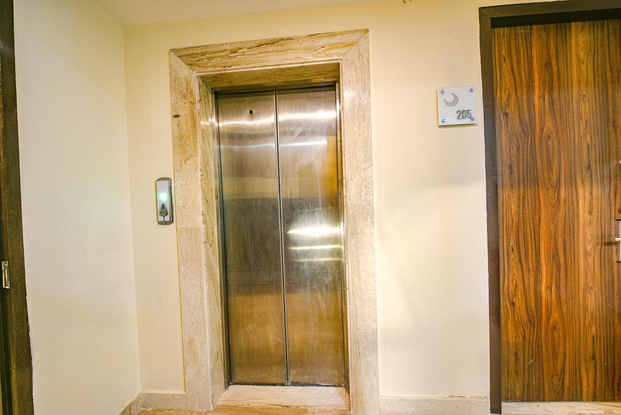 Fabhotel Aashraye Új-Delhi Kültér fotó